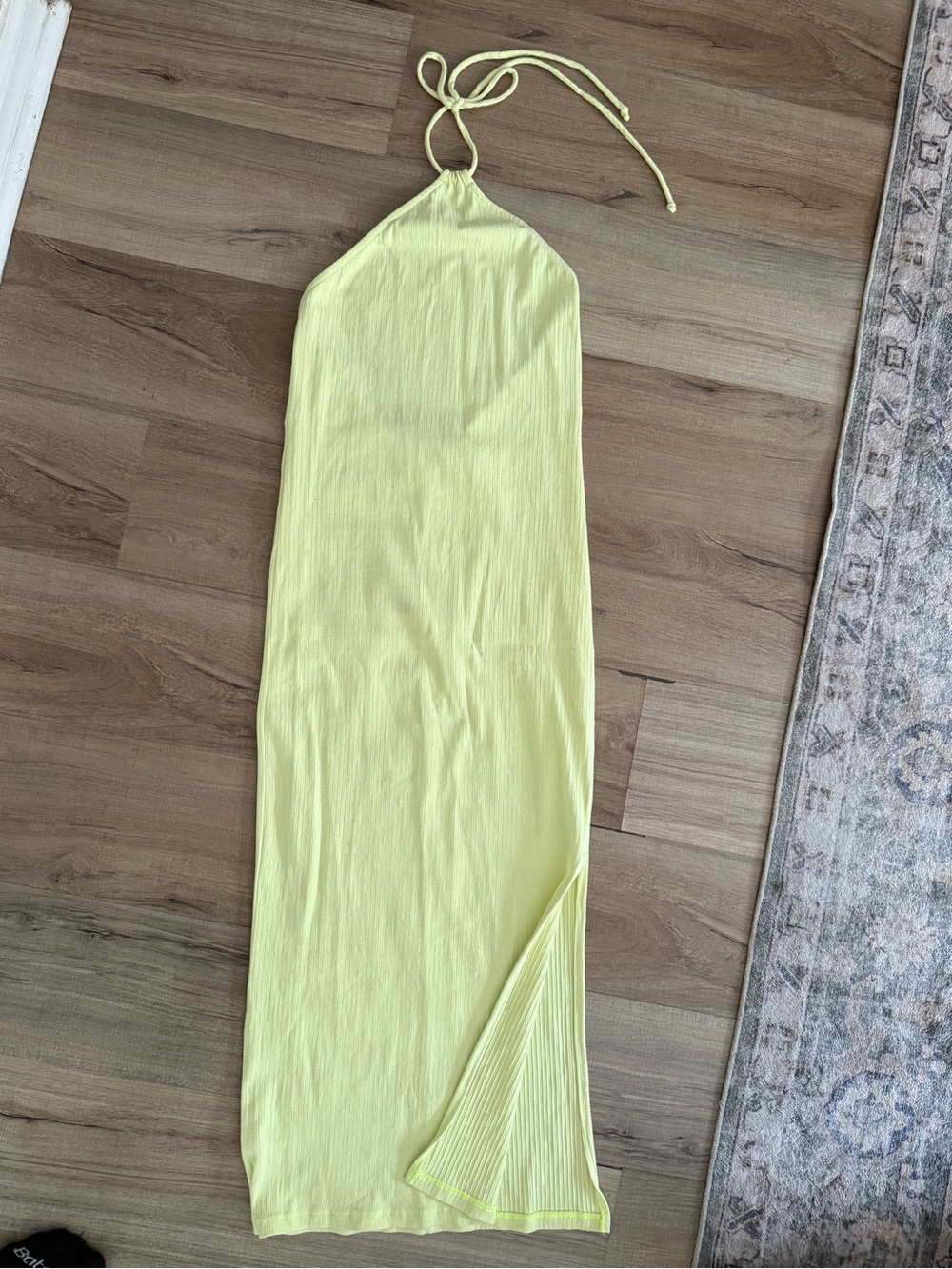 Bucketlist Yellow Halter Maxi Dress – Ribbed Open Back – Size Large